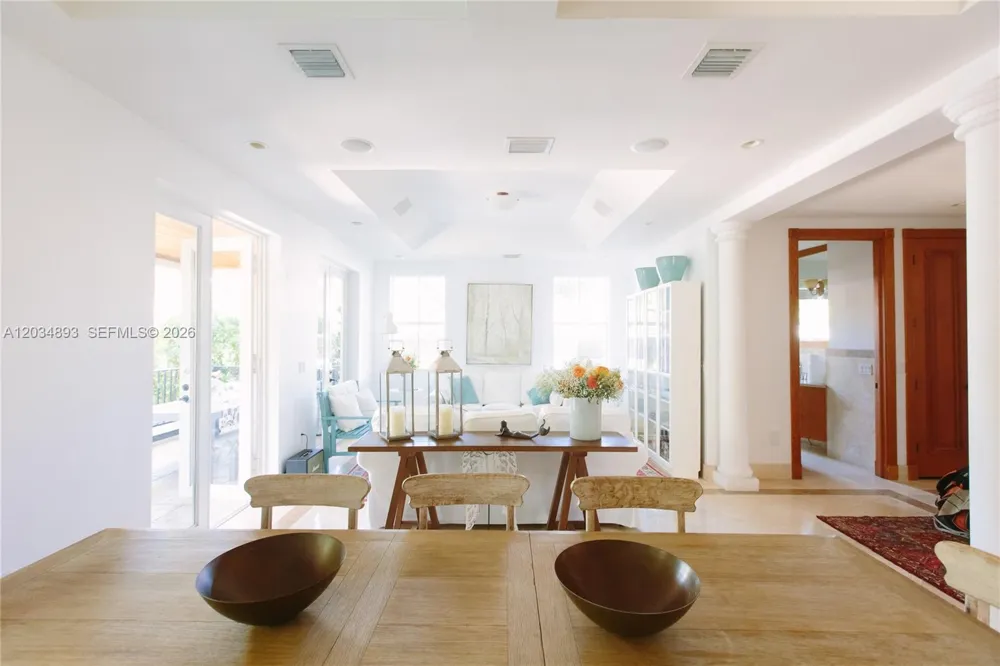 335 W Enid Dr Key Biscayne, FL 33149