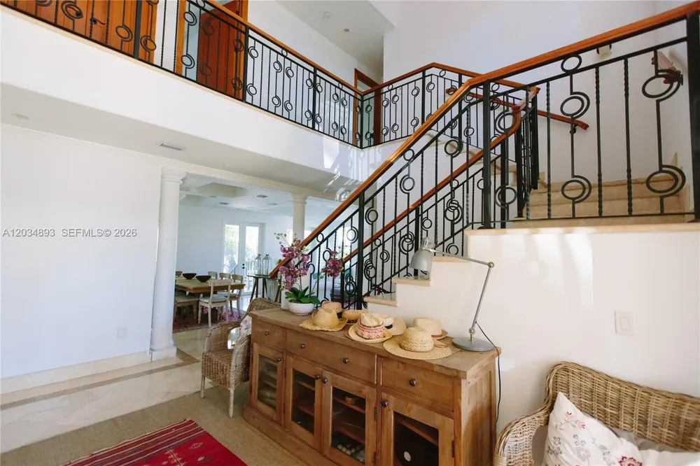335 W Enid Dr Key Biscayne, FL 33149