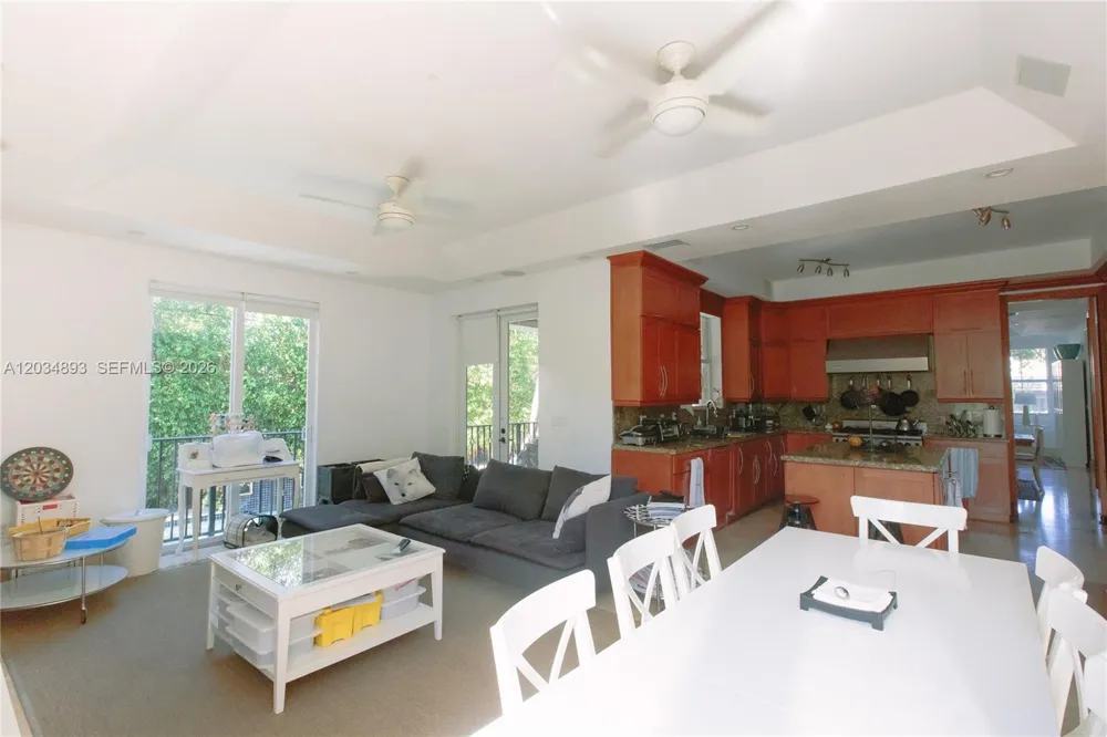 335 W Enid Dr Key Biscayne, FL 33149