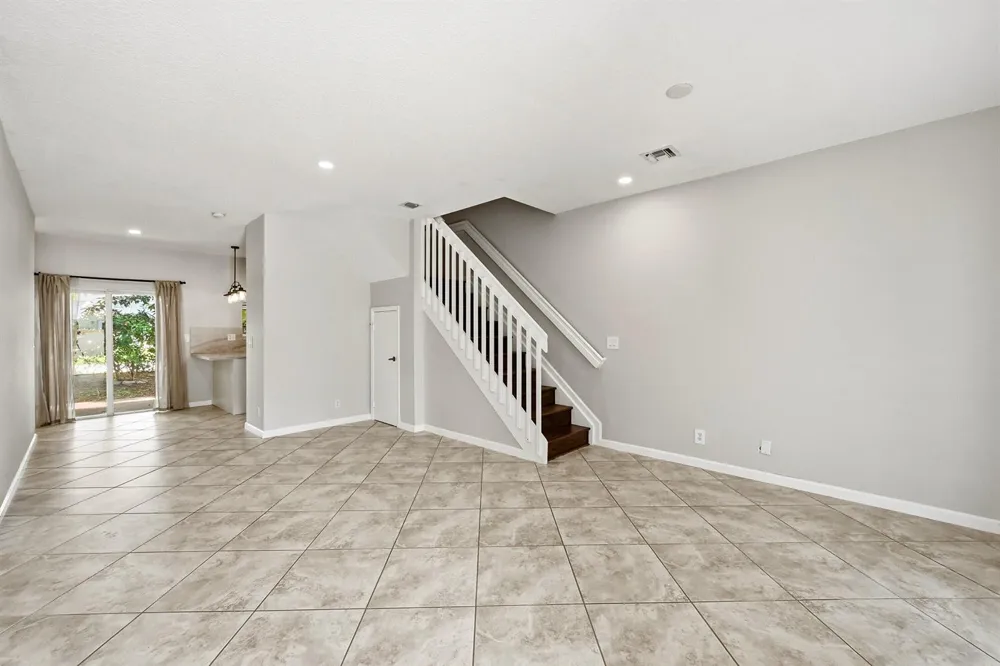 8464 Lagos De Campo Boulevard Tamarac, FL 33321