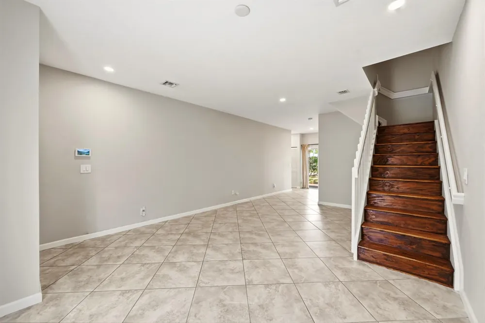 8464 Lagos De Campo Boulevard Tamarac, FL 33321