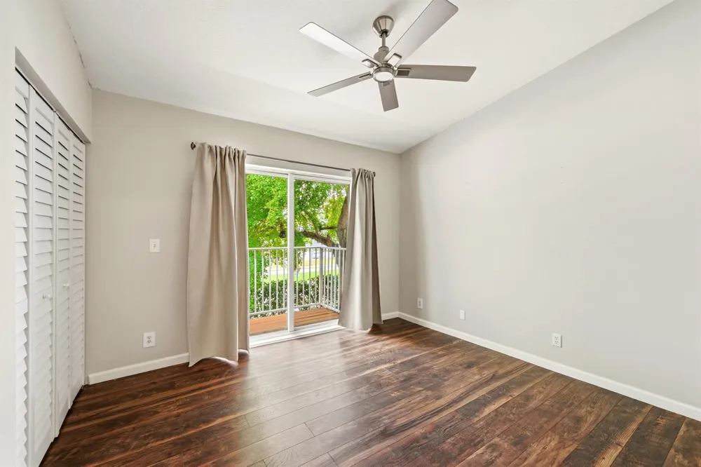 8464 Lagos De Campo Boulevard Tamarac, FL 33321