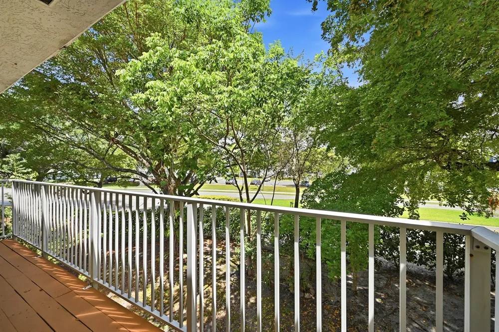 8464 Lagos De Campo Boulevard Tamarac, FL 33321