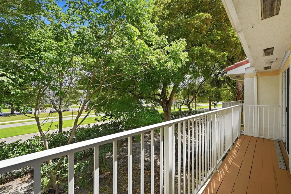 8464 Lagos De Campo Boulevard Tamarac, FL 33321