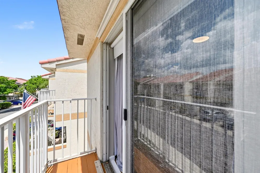 8464 Lagos De Campo Boulevard Tamarac, FL 33321