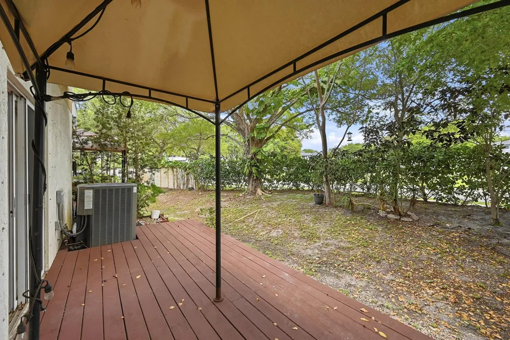 8464 Lagos De Campo Boulevard Tamarac, FL 33321
