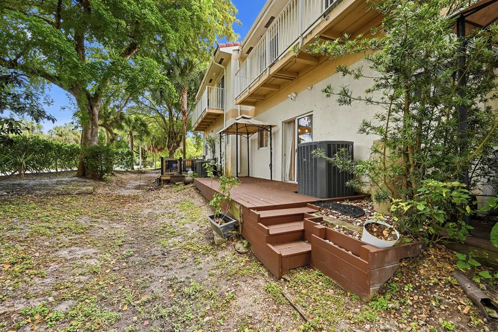 8464 Lagos De Campo Boulevard Tamarac, FL 33321