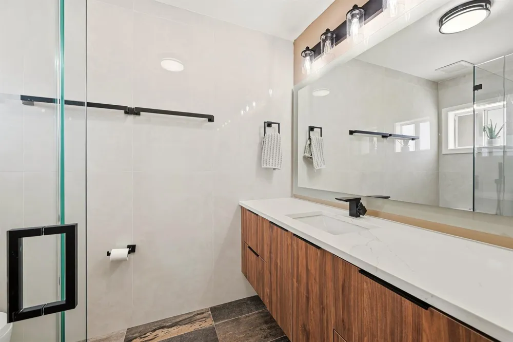 8464 Lagos De Campo Boulevard Tamarac, FL 33321