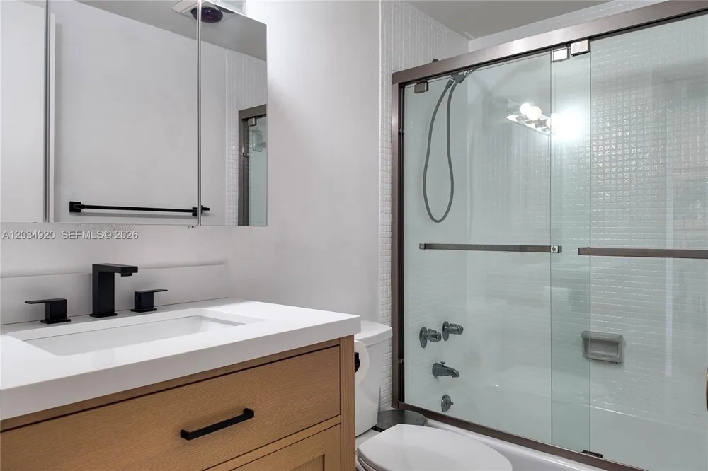 1950 S Ocean Dr #5B Hallandale Beach, FL 33009