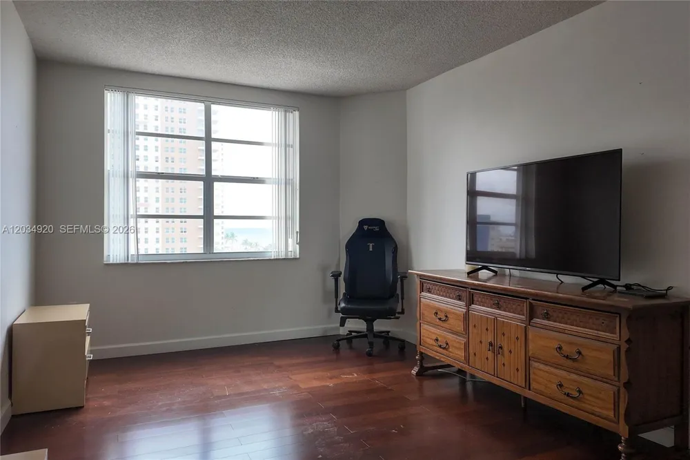 1950 S Ocean Dr #5B Hallandale Beach, FL 33009