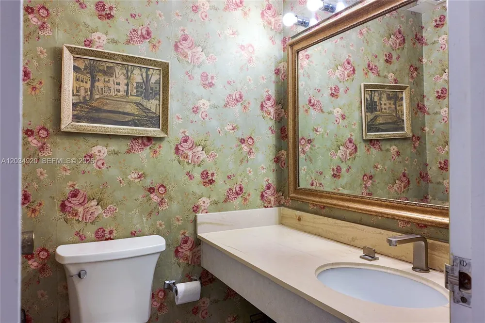 1950 S Ocean Dr #5B Hallandale Beach, FL 33009