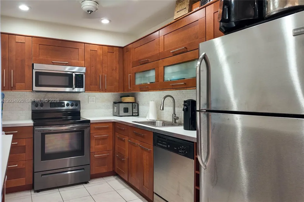 1950 S Ocean Dr #5B Hallandale Beach, FL 33009