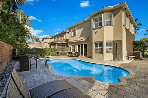 7167 Ivy Crossing Lane