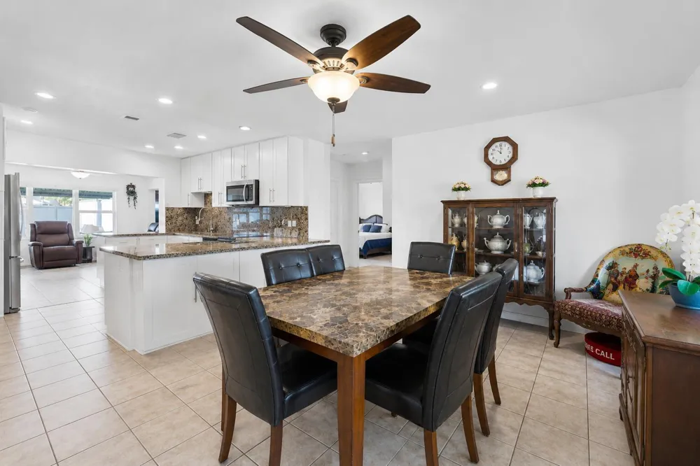 262 SW 8th Street Dania Beach, FL 33004