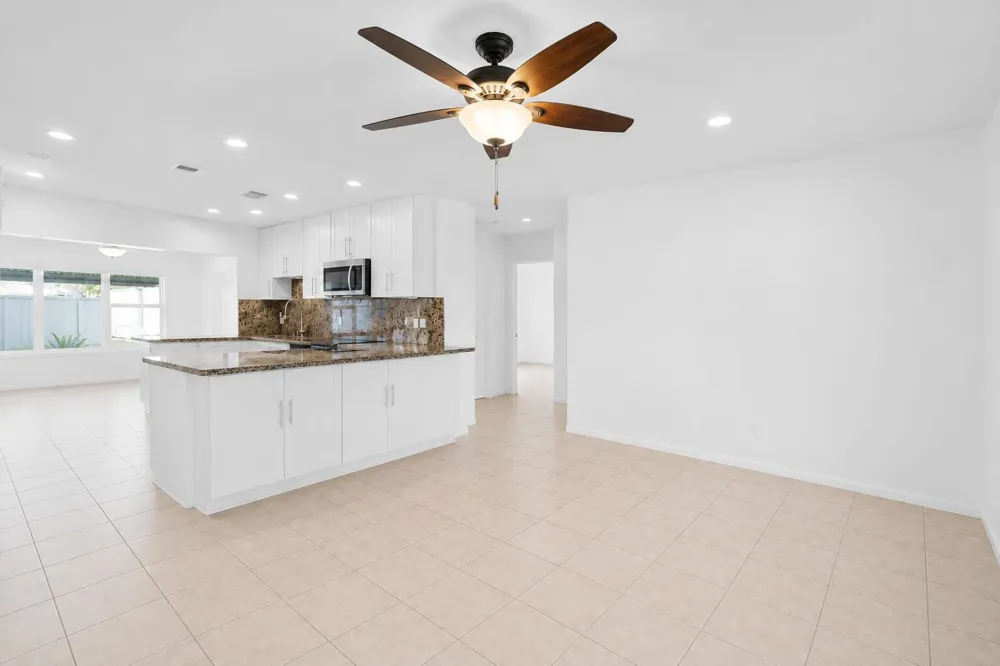 262 SW 8th Street Dania Beach, FL 33004