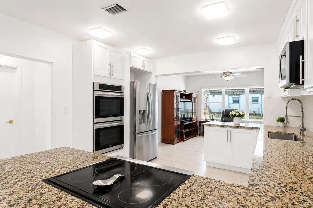 262 SW 8th Street Dania Beach, FL 33004