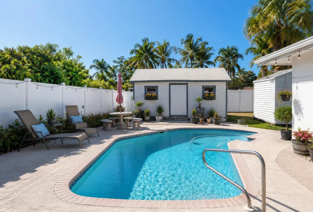 262 SW 8th Street Dania Beach, FL 33004