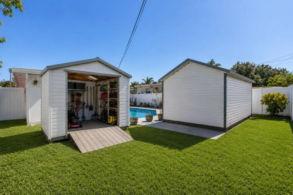 262 SW 8th Street Dania Beach, FL 33004