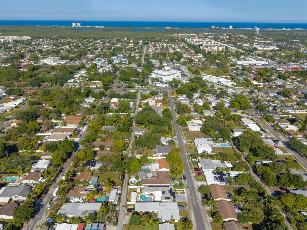 262 SW 8th Street Dania Beach, FL 33004