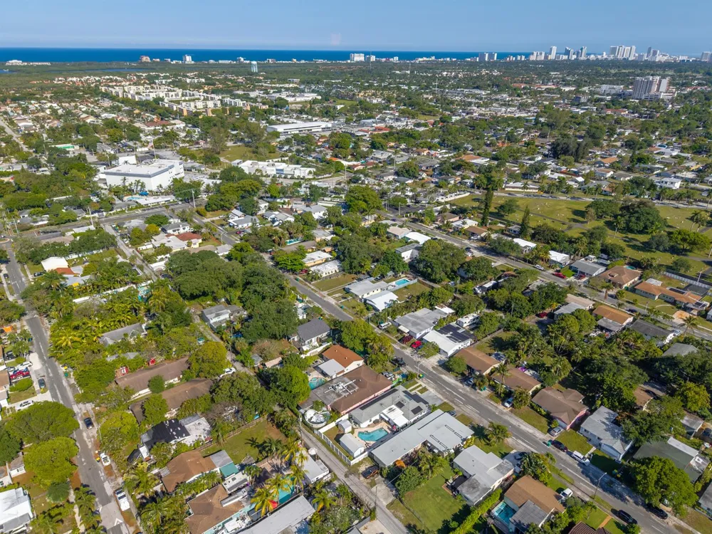 262 SW 8th Street Dania Beach, FL 33004