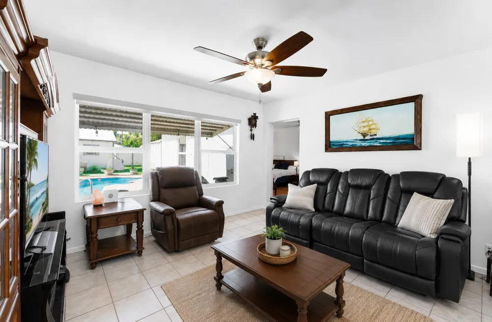 262 SW 8th Street Dania Beach, FL 33004