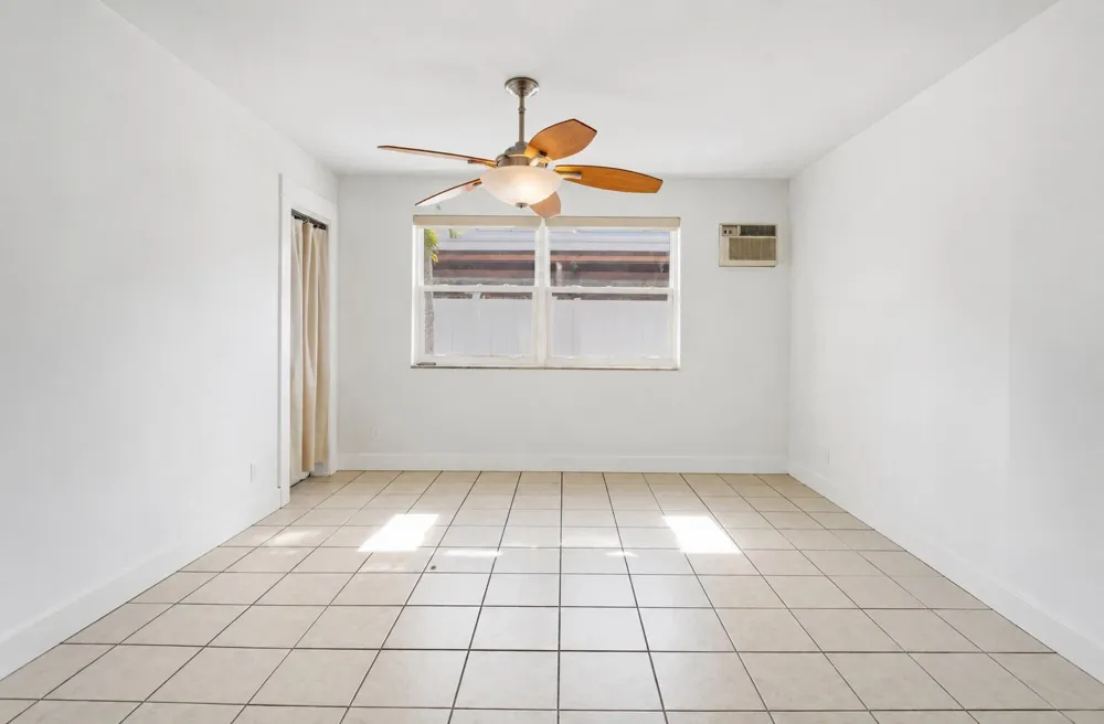 262 SW 8th Street Dania Beach, FL 33004