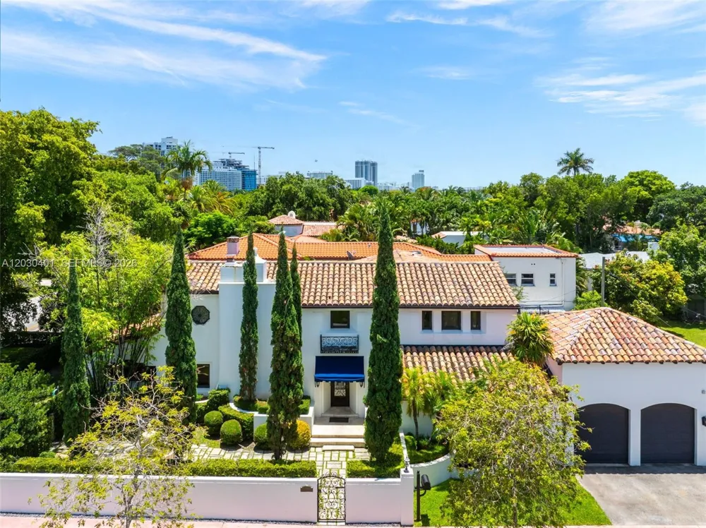 5860 Pine Tree Dr Miami Beach, FL 33140