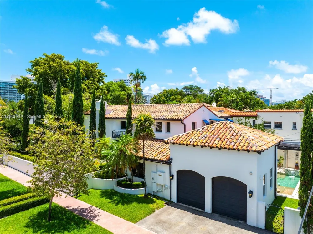 5860 Pine Tree Dr Miami Beach, FL 33140