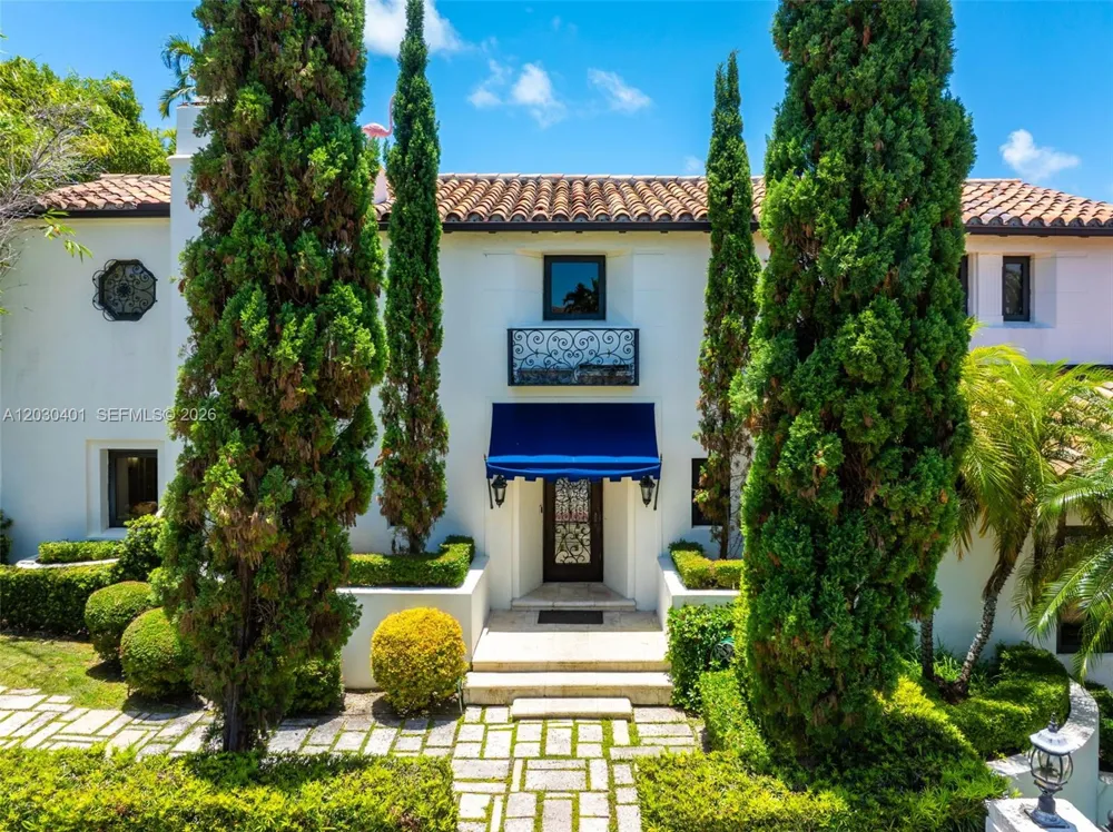 5860 Pine Tree Dr Miami Beach, FL 33140