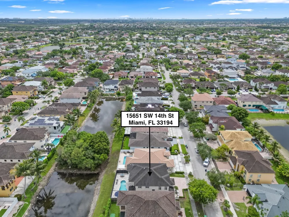 15651 SW 14th St Miami, FL 33194