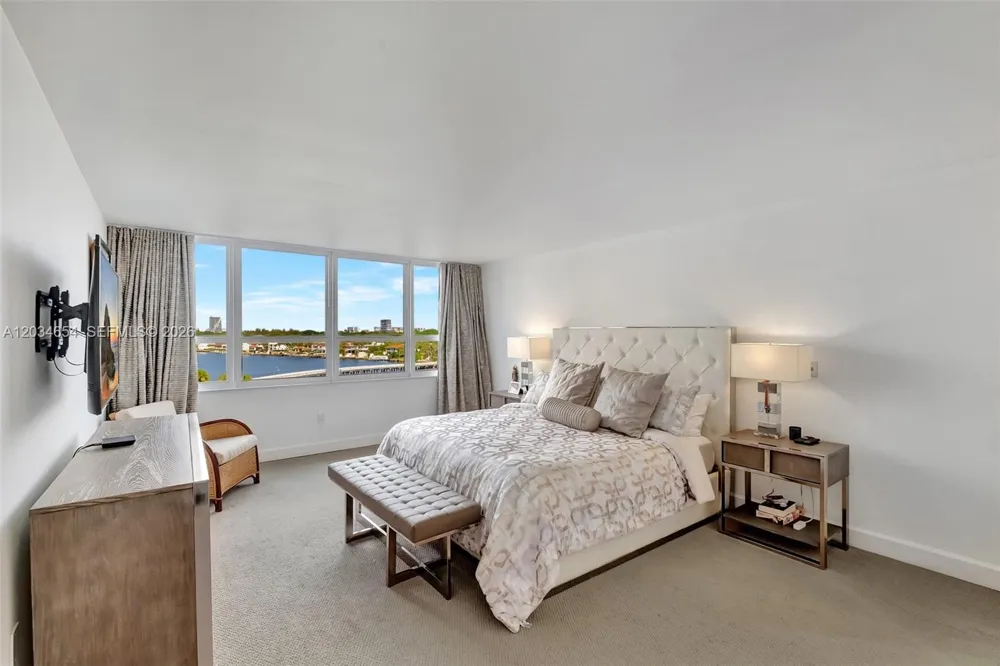 2 Grove Isle Dr #B706 Miami, FL 33133