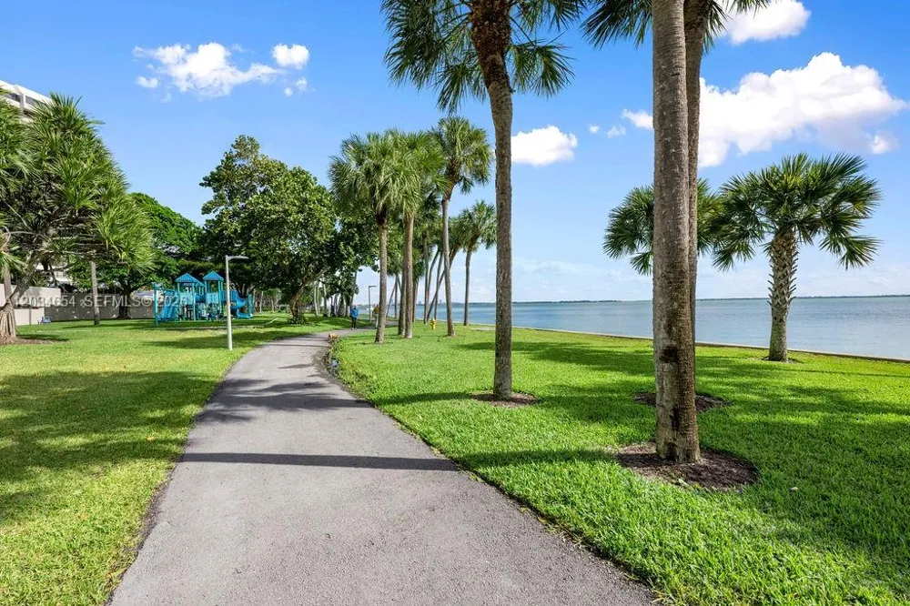 2 Grove Isle Dr #B706 Miami, FL 33133