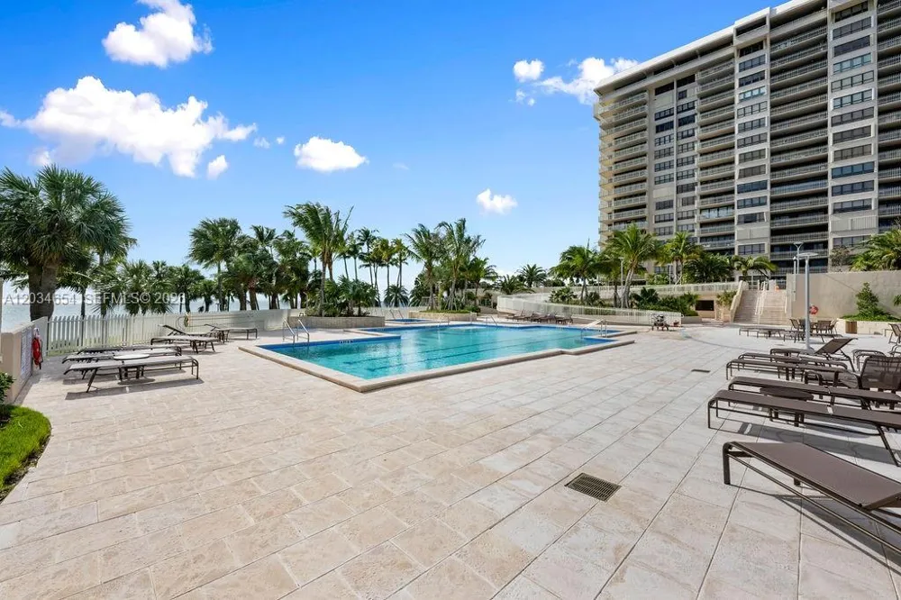 2 Grove Isle Dr #B706 Miami, FL 33133