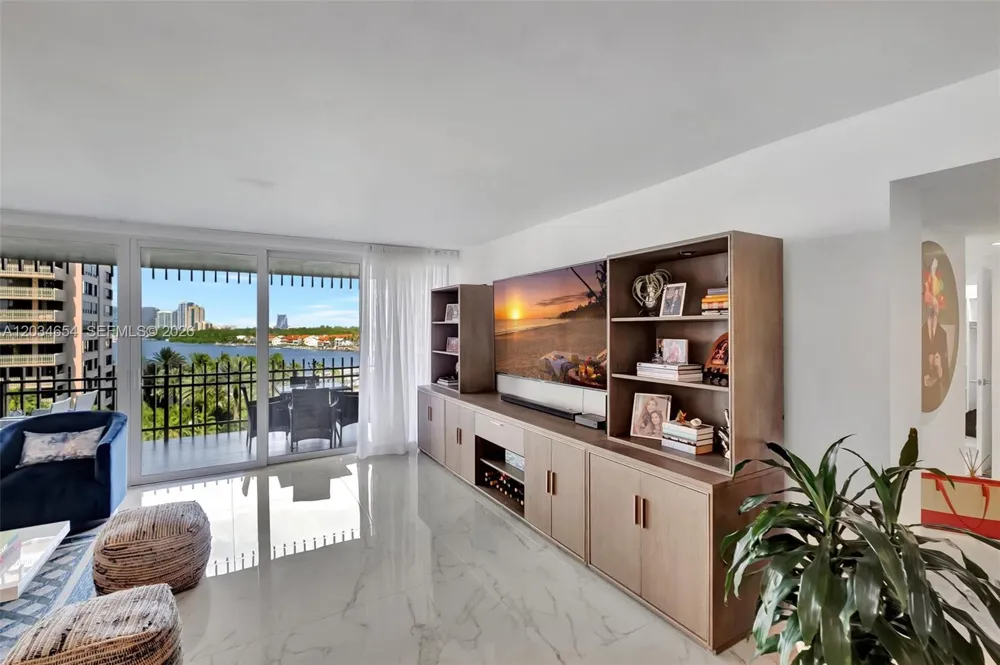 2 Grove Isle Dr #B706 Miami, FL 33133