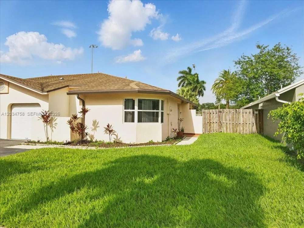 5874 SW 97th Ter Cooper City, FL 33328