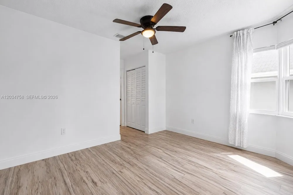 5874 SW 97th Ter Cooper City, FL 33328