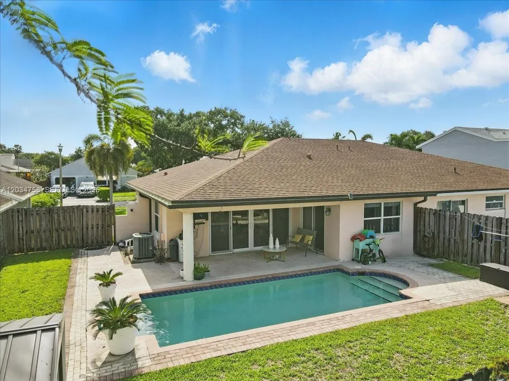 5874 SW 97th Ter Cooper City, FL 33328