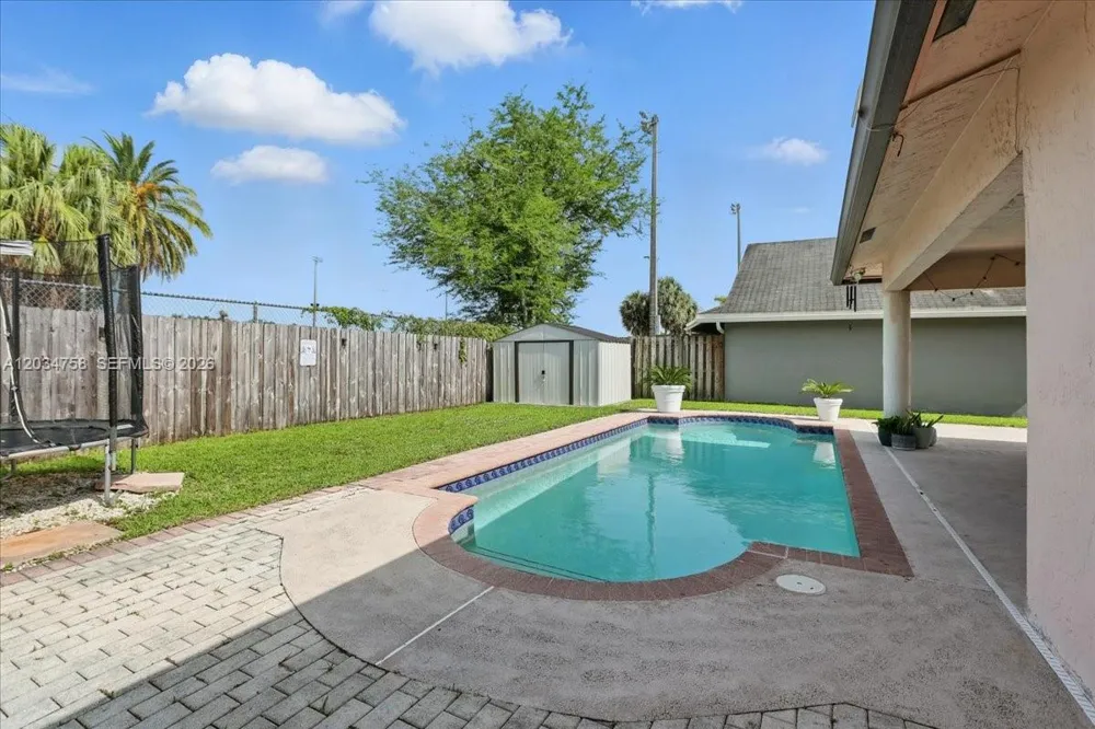 5874 SW 97th Ter Cooper City, FL 33328