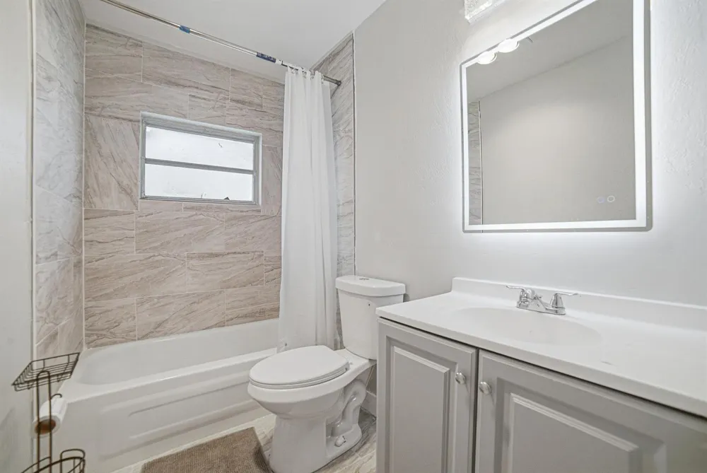 8106 NW 101st Avenue Tamarac, FL 33321
