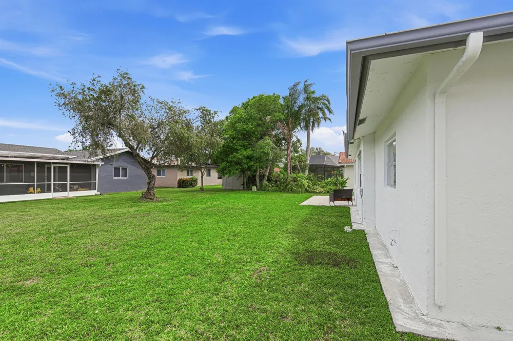 8106 NW 101st Avenue Tamarac, FL 33321