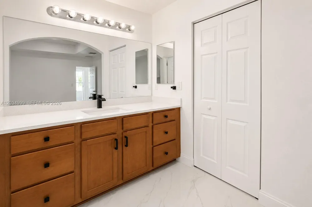 22511 SW 88th Pl #6-24 Cutler Bay, FL 33190
