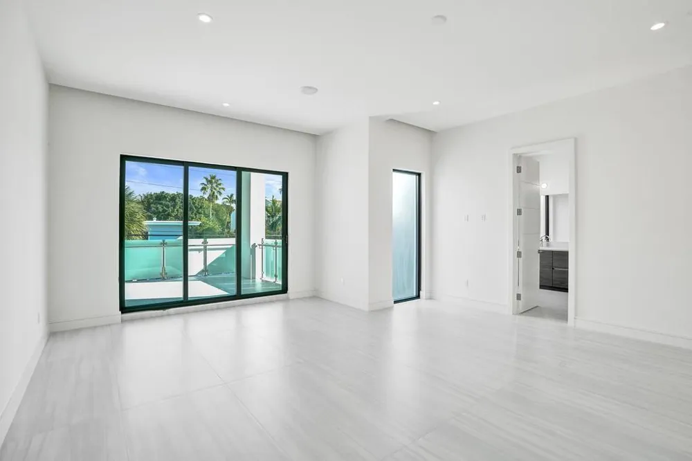 4524 Sea Grape Drive Lauderdale By The Sea, FL 33308