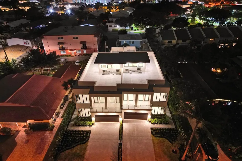 4524 Sea Grape Drive Lauderdale By The Sea, FL 33308