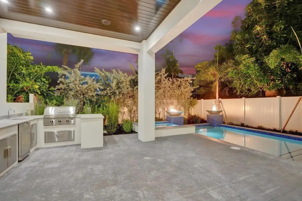 4524 Sea Grape Drive Lauderdale By The Sea, FL 33308