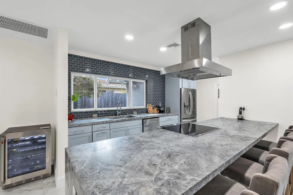 1920 NE 57th Street Fort Lauderdale, FL 33308