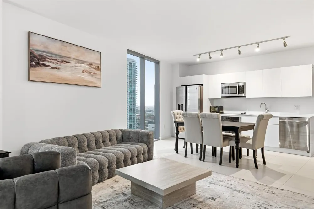 31 SE 6th Street #2601 Miami, FL 33131