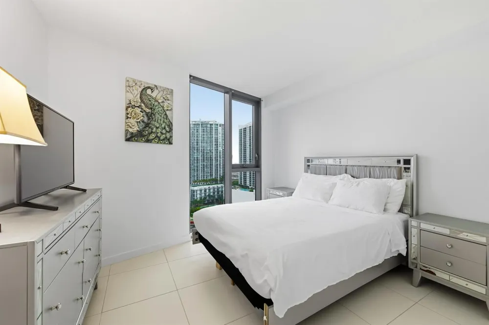 31 SE 6th Street #2601 Miami, FL 33131