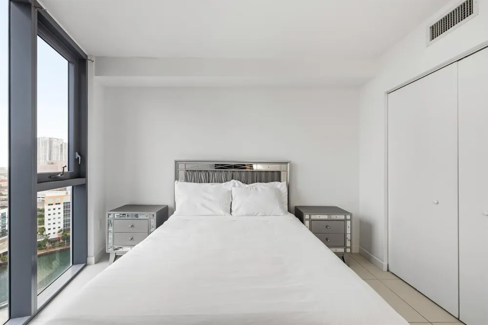 31 SE 6th Street #2601 Miami, FL 33131