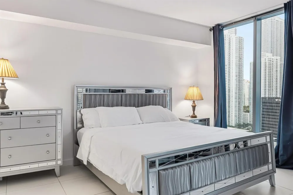 31 SE 6th Street #2601 Miami, FL 33131