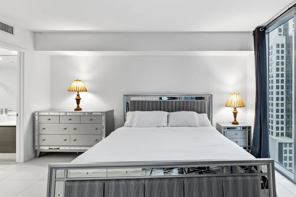 31 SE 6th Street #2601 Miami, FL 33131